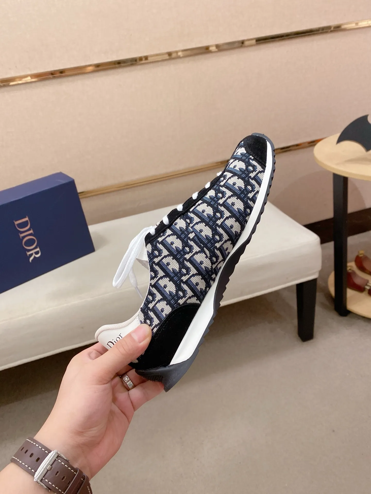 Men's shoes💰: 440💰Couple style💏 [Dior·Dior] New casual sports style men's shoes, new spring and summer design, perfect workmanship, lace-up lazy style to create wardrobe quality, upper: imported first-layer cowhide, mesh breathable lining soft and comfortable, ultra-light TPU wear-resistant outsole, simple, versatile fashion men's shoes, excellent color code number 35--44. (45,46 customized items are not returnable or exchangeable)